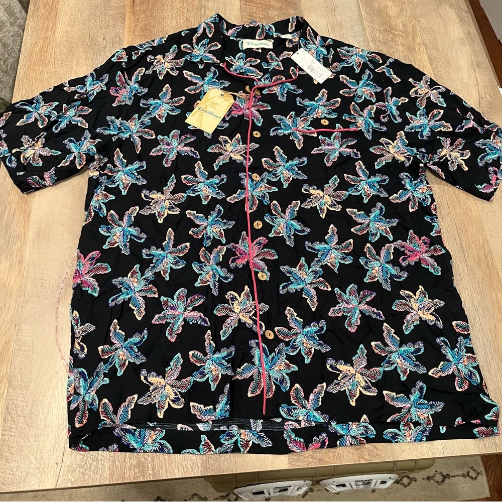 Caribbean X Roundtree & Yorke Black & Pink Floral Rayon Hawaiian Shirt Size L